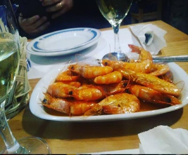 Gambas cozidas com vinho branco